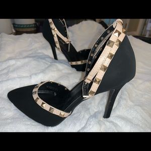 Black Studded Vicky Pumps